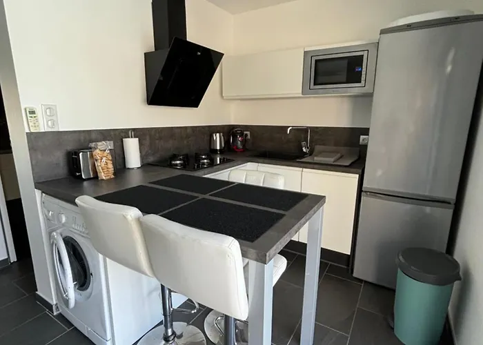 Apartment Studio, Piscine, 10 Min Des Plages, Ajaccio, Corse Du Sud, *