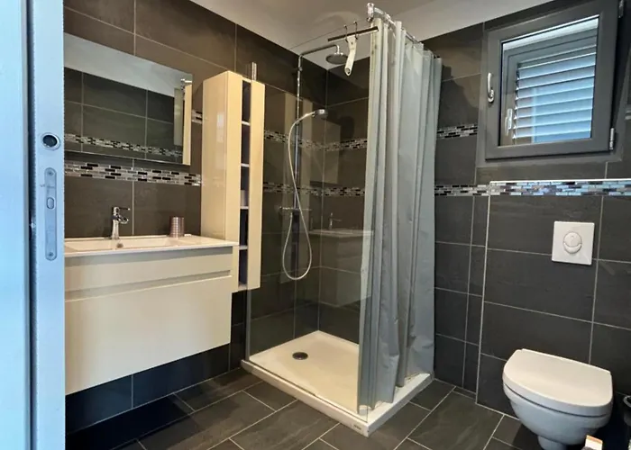 Apartment Studio, Piscine, 10 Min Des Plages, Ajaccio, Corse Du Sud, *